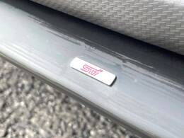 【STIエアロ】人気のSTIエアロを装備！クルマの外観がよりスタイリッシュになり、街中で存在感あふれる1台に♪将来買い替える時にもリセールに影響しやすく、価値ある人気の装備です！