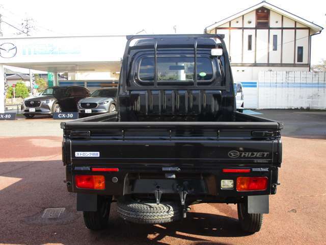 定休日は水曜日ですが、お問い合わせにはなるべく迅速に対応させていただけるよう心掛けてます！