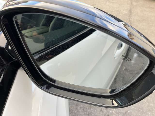 展示前には全車、内外装を厳しくチェックしておりますが、万が一見落とし等があってはダメなので、外部検査員によるチェック（カーセンサー認定）で更に厳しーくチェック済み＾＾