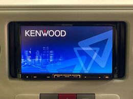 【ナビゲーション】目的地までしっかり案内してくれる使いやすいナビ。Bluetooth接続すればお持ちのスマホやMP3プレイヤーの音楽を再生可能！毎日の運転がさらに楽しくなります！！