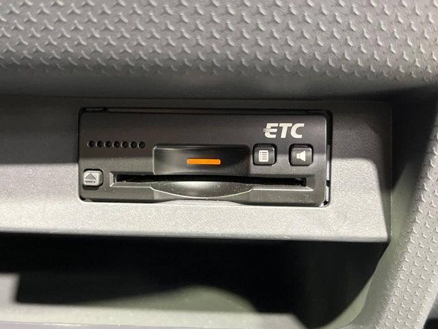 【ETC】高速道路の料金所をストレスなく通過！話題のスポットやサービスエリアに多い「スマートIC」利用時は必須のアイテムです。当店でセットアップを実施、ご納車当日からすぐにご利用いただけます！