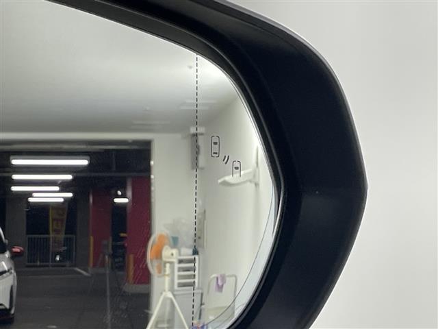 【ドアミラー】大きくて見やすいので、後方を見るときも安心です！