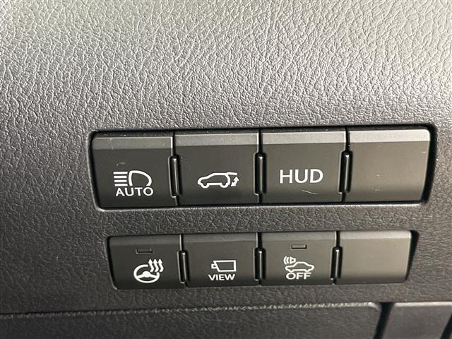 【衝突軽減ブレーキ】衝突するおそれが高い場合、音と光で注意して強いブレーキングを行い、衝突回避・被害軽減を支援します。機能には限界があるためご注意ください。