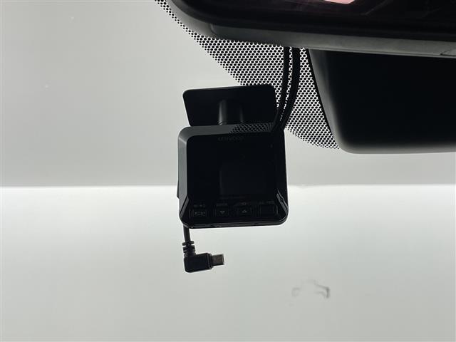 【バックミラー】大きくて見やすいので、後方を見るときも安心です！