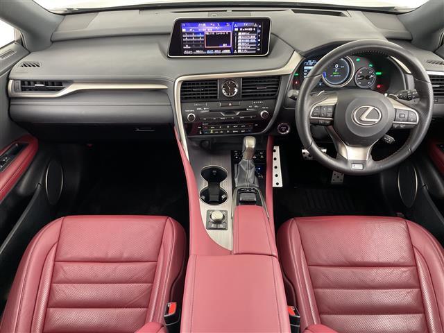 【インパネ全体】全方位で視界が広く、高い目線で運転もしやすいです！