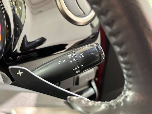 オートライト装備車両です。