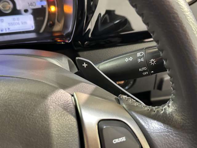 パドルシフトついています。