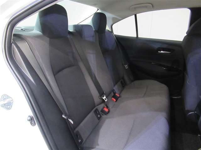 リヤシートも、もちろんクリーニング済みです♪