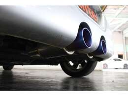 ロッソモデロマフラー