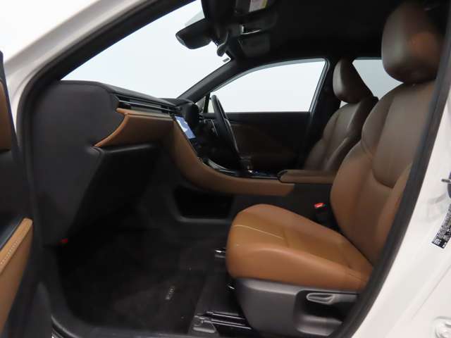 【車内クリーニング】専門業者が徹底洗浄！当店の中古車は内装にも自信ありです！試乗大歓迎♪詳しくは、お問い合わせお待ちしております。