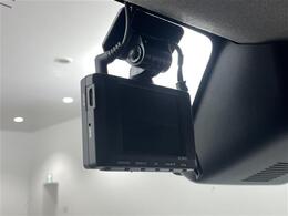 【後部座席操作部】後部座席を快適に過ごしていただくための便利な装備が付いています！