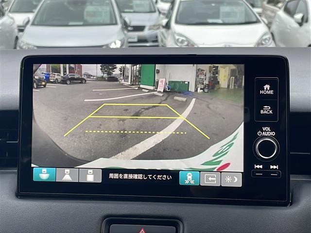 【バックモニター】後ろのカメラの映像をモニターに映し出すことができます！後方の見えない死角や、障害物との距離感をしっかり確認することができます！駐車が苦手な方におすすめです。
