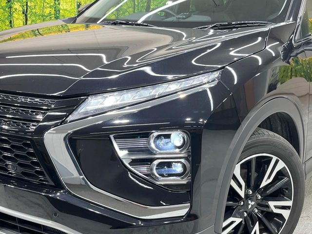【LEDヘッドライト】悪天候や夜間走行時も良好な視界を確保し安心して運転できる高輝度LEDヘッドライトを装備！点灯速度が早く、消費電力も抑えられています。