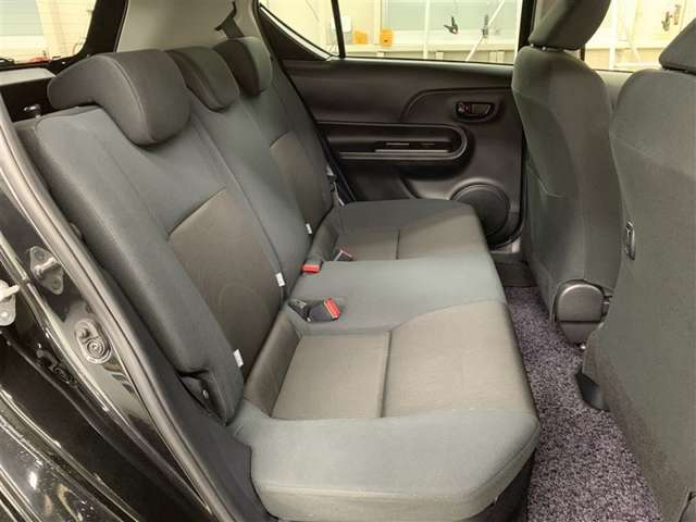 コンパクトながらリアシートもスペースをしっかり確保！