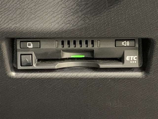 ETC車載器付きです。高速道路の料金所もスムーズに通過できます。