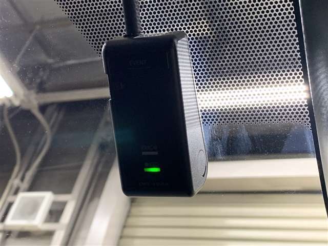 万が一のトラブルのときにも役に立つドライブレコーダーを装備しています。