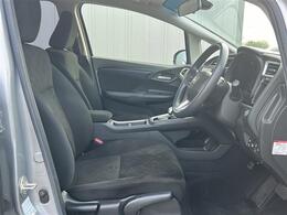 【内装の除菌消臭】車内の細菌やカビを除去しニオイの元となる菌の抑制をします。様々な物質に直接反応して酸化、分解します。人気オプションの一つです。