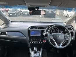 【内装の除菌消臭】車内の細菌やカビを除去しニオイの元となる菌の抑制をします。様々な物質に直接反応して酸化、分解します。人気オプションの一つです。