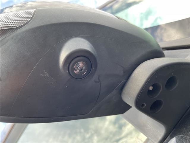 ■□■□■ アフターサービスもお任せ下さい！！ 自社整備工場を完備しております！！ 国土交通省指定整備工場なので車検も最短45分で終わります♪  ■□■□■