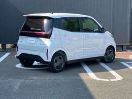 右斜め後ろからのスタイルも素敵ですね★