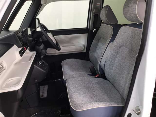 ファブリックで包み込んだベーシックなシートです。通気性が良くて蒸れにくい上に、保温性も高いので冬場でも冷えを感じにくいです♪