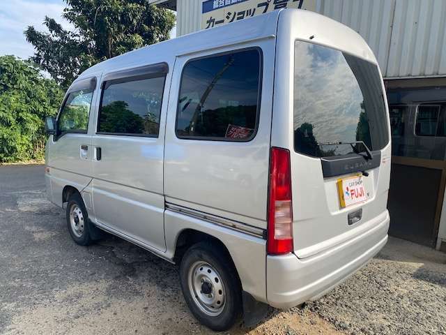 当店所有の敷地内で営業をおこなっておりますので、家賃などコストがかかりません。店舗もかざらずコストをおさえ、そのぶんお客様にお手頃価格でご提供していきます。お客様に喜んでいただける事が私達の活力です。