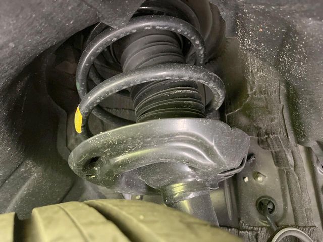 下回りがきれいなうちに、防錆加工の施工がオススメ。降雪地域はもちろん、沿岸部にお住いの方や、趣味でマリン・ウィンタースポーツをされる方に大変好評いただいております。