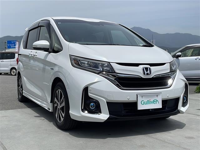 ガリバーグループの在庫車をドルフィネットシステムで店内のPCでご紹介も致します。日本全国どこにあるクルマでも当店でお手続き、ご納車ができます。お気に入りでピッタリのクルマがきっと見つかります！！