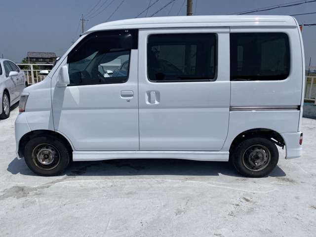 中古ナビへの変更オプション有ります。詳しくはスタッフまでお問合せ下さい。
