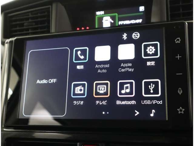 スマホと接続することでCarPlay接続可能です。