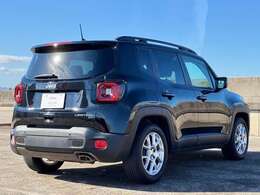 全国のジープ正規ディーラーでご使用いただける認定中古車保証が付きます。メンテナンス等、お近くのジープ正規ディーラーにて行うことができますので安心してお乗りいただけます。