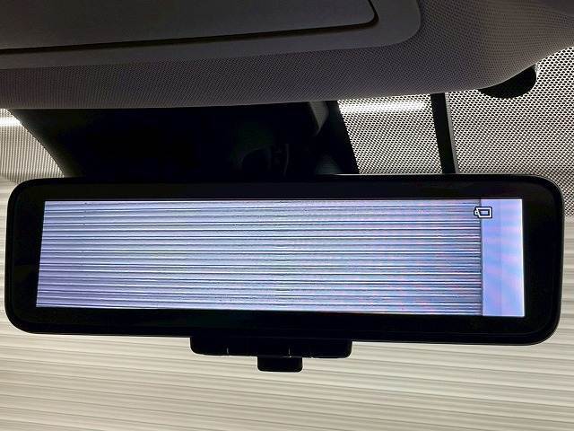 【デジタルインナーミラー】荷室や後席に遮られず、後方確認が可能。さらに走行中の前後方カメラ映像を録画も可能です。