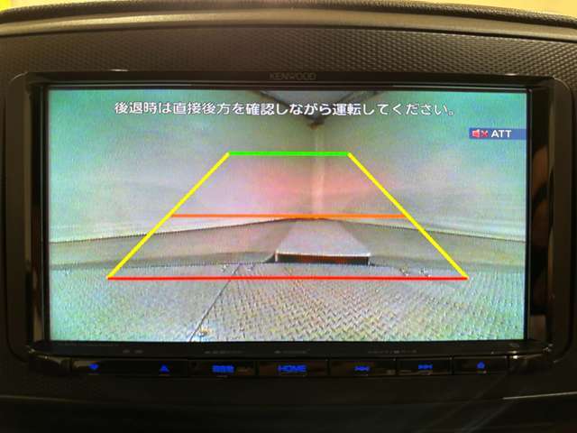 バックモニター搭載しています。