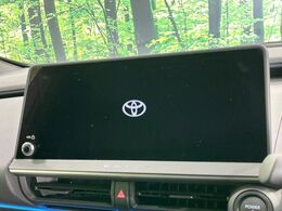 【12.3インチワイドナビ】高級感とインパクトのある大型ワイドナビを装備。各種オーディオ操作はもちろん、横長ワイド画面でのマップ2分割表示など、利便性も高いナビです♪