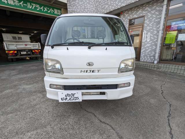 当店のお取扱い車両は全て、修復歴・災害車両などはありませんのでご安心ください。