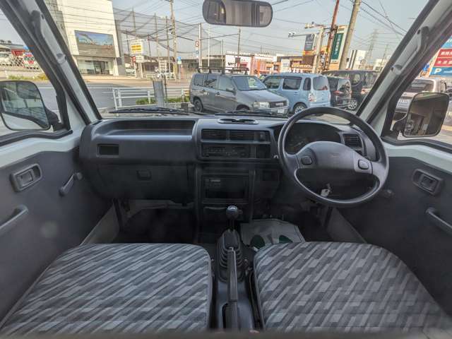 禁煙車なので、車内は嫌な臭いもなく、清潔に保たれております(^^♪