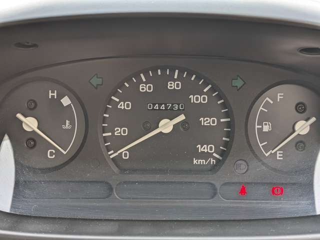 総走行距離は44，000km台！当店のお取扱い車両は全て実走行の車両のみです。メーター改ざん車（交換車含む）・走行距離不明車両はお取扱いしておりません。ご安心ください！！