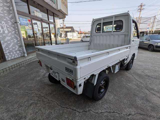 お車は移動している場合があります。ご来店の際は店頭にアポを取ってから御来店下さい。サワキ自動車、直通番号→052-604-2355 販売担当までお気軽にご連絡下さい。
