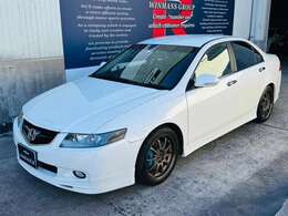 来店予約で成約を頂いたお客様には当店オリジナルの除菌消臭プランをプレゼント！車内の気になる臭いを解消するためにオゾン発生器を使用し、強力に除菌脱臭し二酸化塩素除菌消臭剤 SEAL OFFを使用して消臭します。