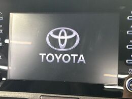 【8インチ　ディスプレイオーディオ】大画面のディスプレイはAppleCarPlayやAndroidAutoが利用可能。大きな画面でスマホナビアプリ等が利用いただけます♪