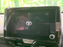 【8インチ　ディスプレイオーディオ】大画面のディスプレイはAppleCarPlayやAndroidAutoが利用可能。大きな画面でスマホナビアプリ等が利用いただけます♪