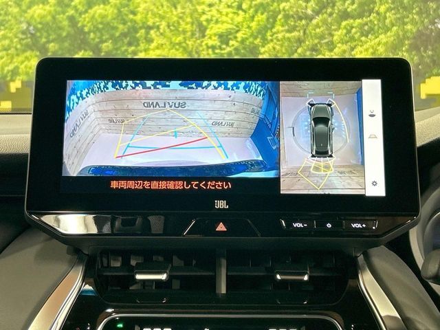 【パノラミックビューモニター】専用のカメラにより、上から見下ろしたような視点で360度クルマの周囲を確認することができます☆死角部分も確認しやすく、狭い場所での切り返しや駐車もスムーズに行えます。