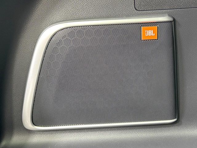 【JBLサウンドシステム付き純正ナビ】充実のナビ機能はもちろん、高度なチューニング能力が搭載されており、高音質な音楽をお楽しみいただけます♪