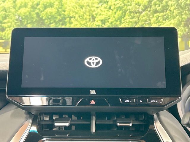 【12.3インチワイドナビ】高級感とインパクトのある大型ワイドナビを装備。各種オーディオ操作はもちろん、横長ワイド画面でのマップ2分割表示など、利便性も高いナビです♪