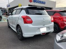 自社板金塗装工場完備しております。お気軽にお問い合わせください。