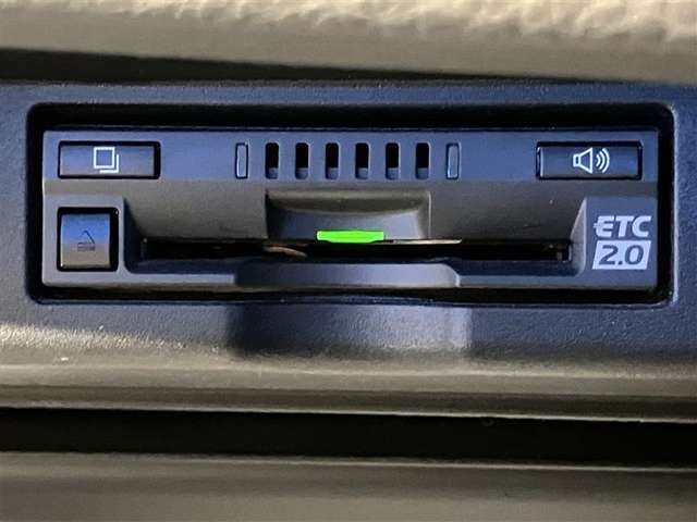 通常のETCのグレードアップバージョン2.0！高速の渋滞時に回避ルートの提供や一部高速道路でのも受けられ、より快適に高速道路をお使い頂けます♪