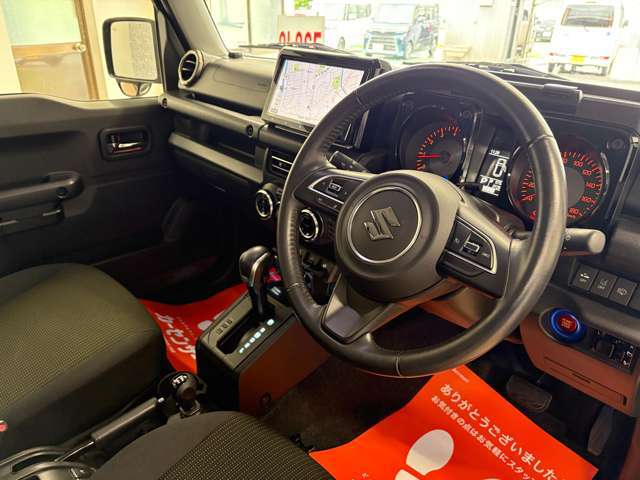 軽自動車は何よりその手軽さが魅力ですね。狭い道でもラクラクです。税金など維持費も抑えられるし、セカンドカーとしてもオススメのくるまです。