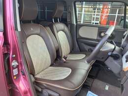 【店内】キッズスペースもございますので、お子様連れでもお気軽にお越しください！ゆっくり愛車選びをしていただけます♪