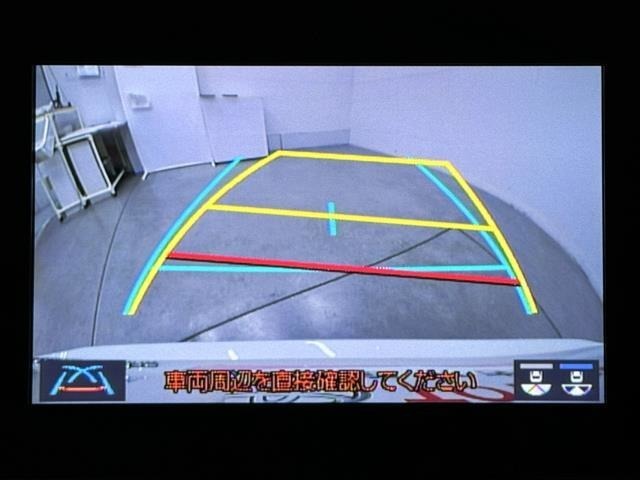 バックモニター付なので後退時に後方が見えるので安心。　車は構造上、死角がたくさんなので万が一を考えると必須ですね。　あくまで補助の為の装備、バックは目視で確認する事が重要ですよ。