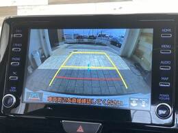 【純正ディスプレイオーディオ】FM・AMラジオやブルートゥース接続など多彩な機能を併せ持っており、インパネ周りがすっきりしてますね！追加オプションでナビ機能やフルセグTV、DVD再生なども可能です。